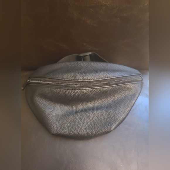 Pandora black Fanny Pack, Pre-owned. Please review photos for more details. - Picture 1 of 6